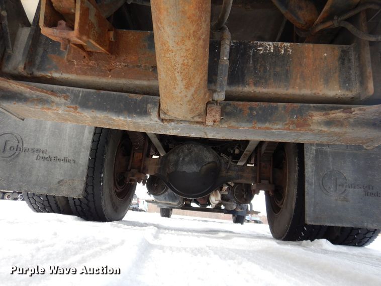 image for item DK2194 2004 International 4300  refrigerated truck