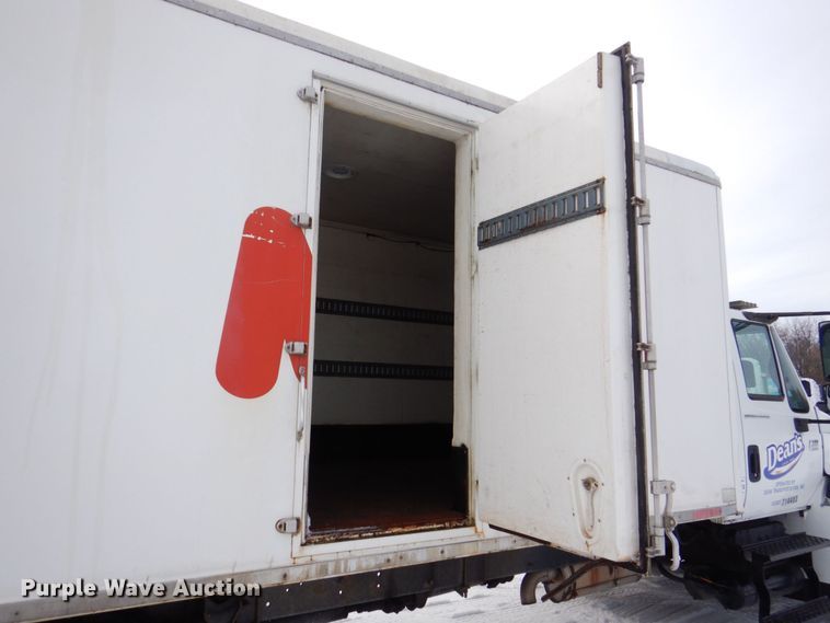 image for item DK2194 2004 International 4300  refrigerated truck
