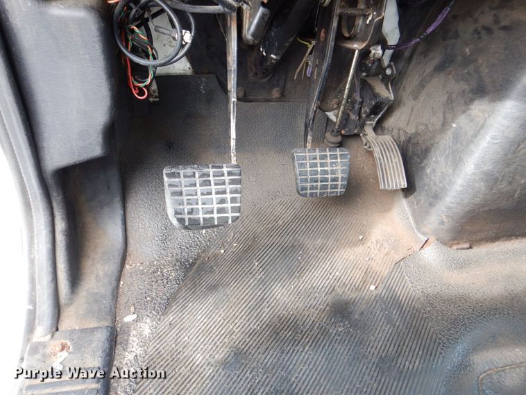 image for item DK2194 2004 International 4300  refrigerated truck