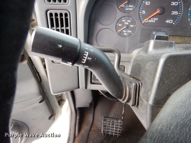 image for item DK2194 2004 International 4300  refrigerated truck