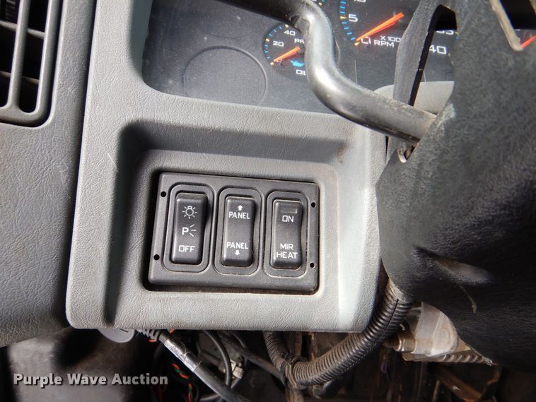 image for item DK2194 2004 International 4300  refrigerated truck