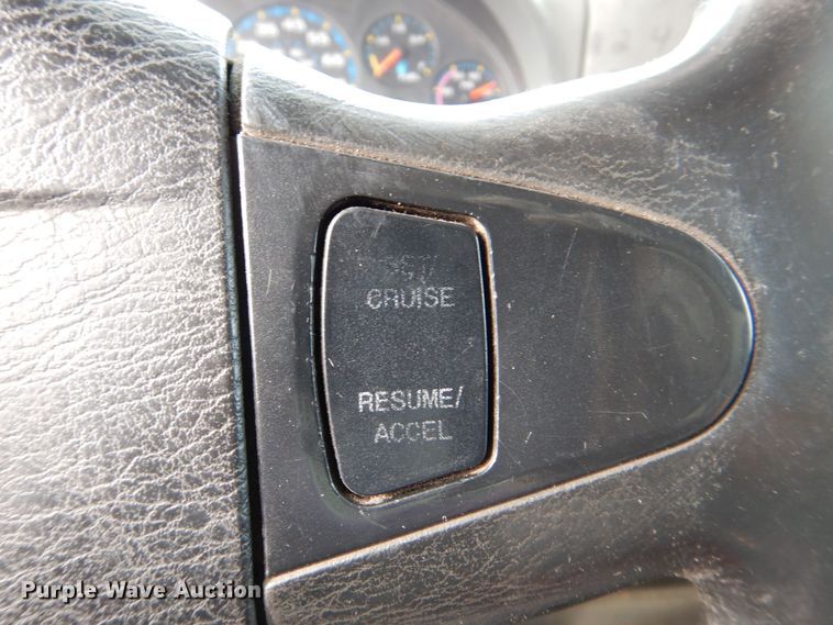 image for item DK2194 2004 International 4300  refrigerated truck