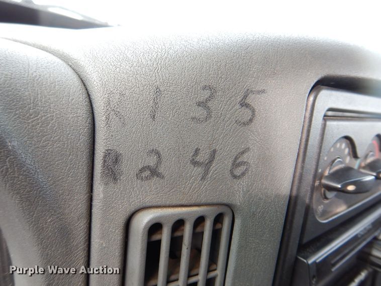 image for item DK2194 2004 International 4300  refrigerated truck