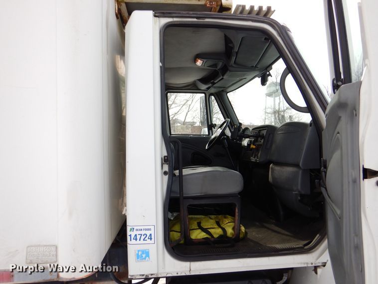image for item DK2194 2004 International 4300  refrigerated truck