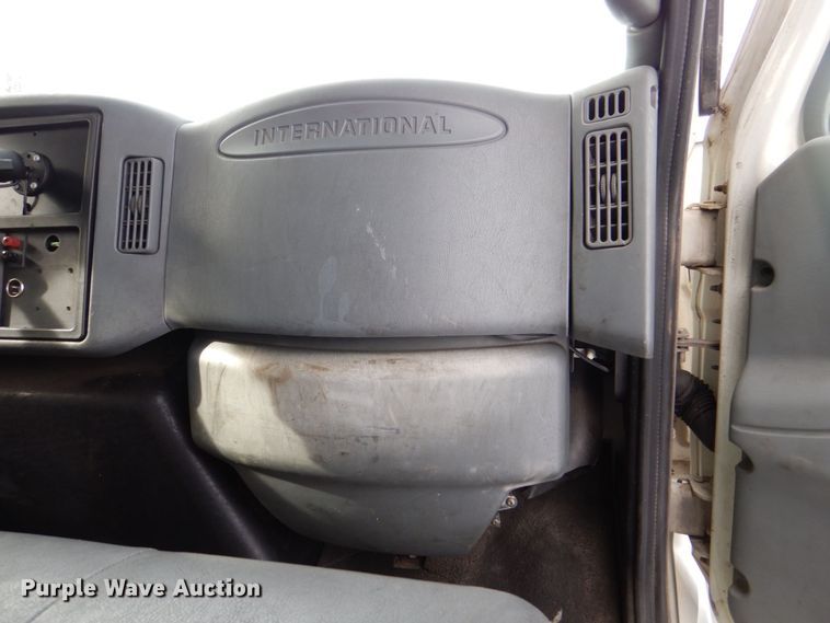 image for item DK2194 2004 International 4300  refrigerated truck