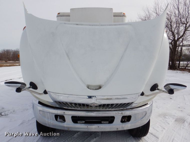 image for item DK2194 2004 International 4300  refrigerated truck