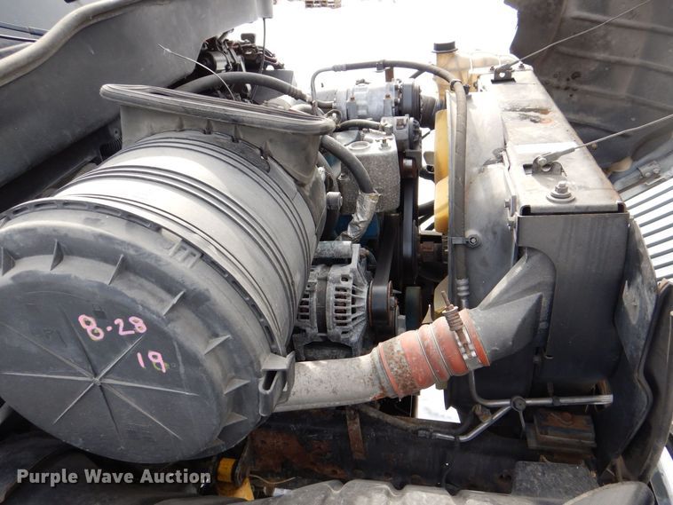 image for item DK2194 2004 International 4300  refrigerated truck