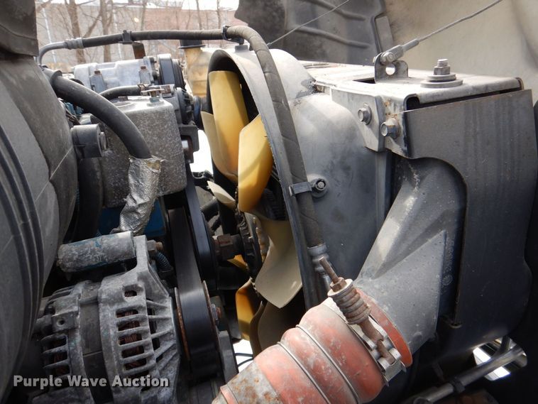 image for item DK2194 2004 International 4300  refrigerated truck