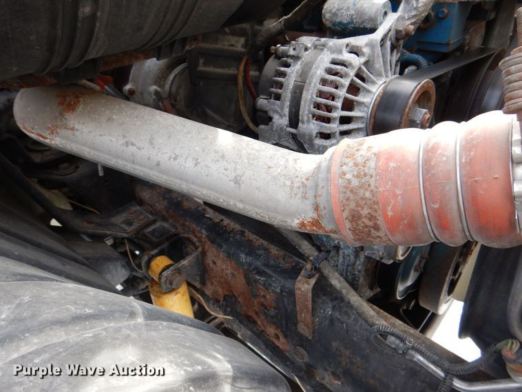 image for item DK2194 2004 International 4300  refrigerated truck