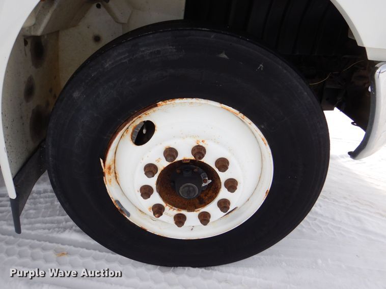 image for item DK2194 2004 International 4300  refrigerated truck