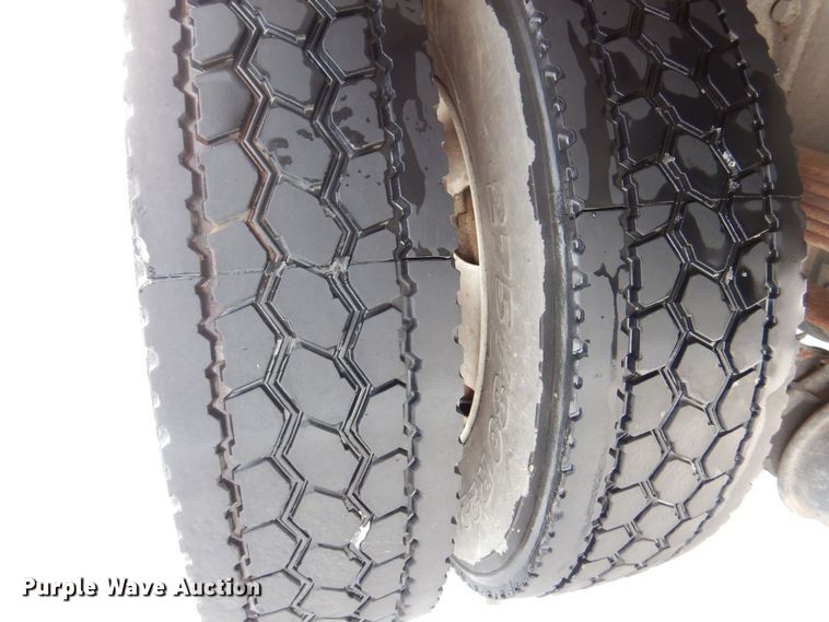 image for item DK2194 2004 International 4300  refrigerated truck