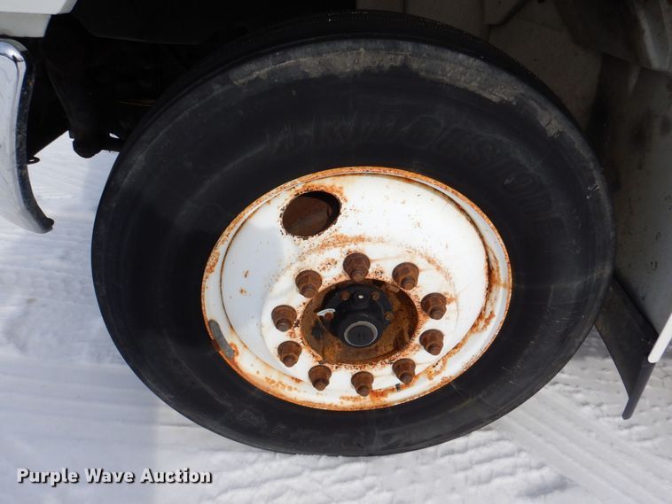 image for item DK2194 2004 International 4300  refrigerated truck