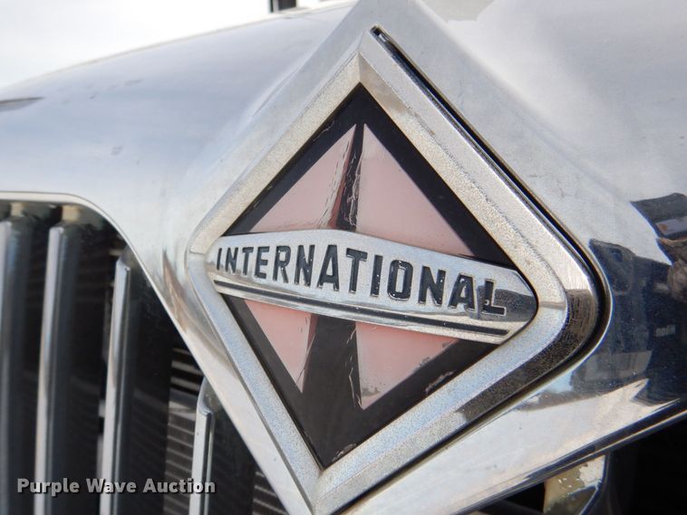 image for item DK2194 2004 International 4300  refrigerated truck