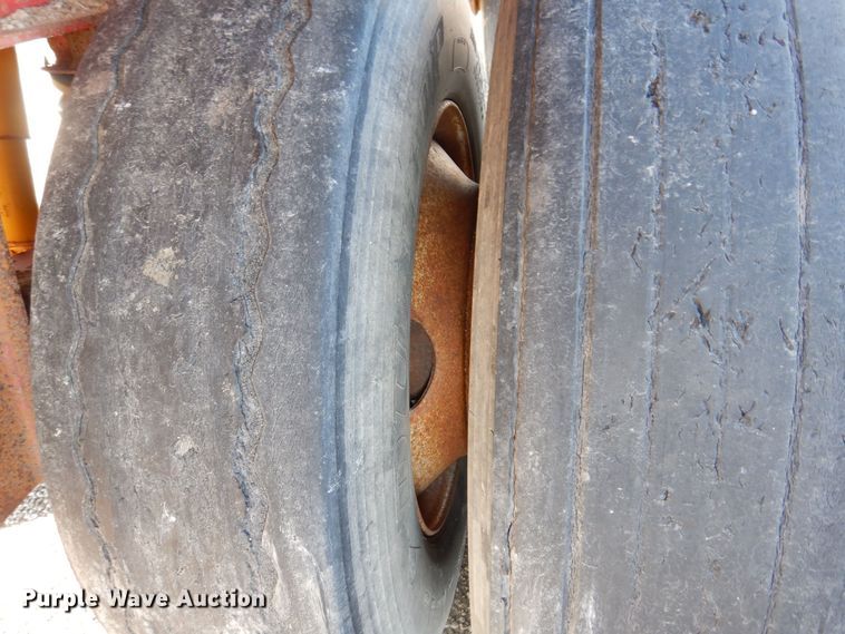 image for item DK5197 1995 Wilson Road Brute  flatbed trailer