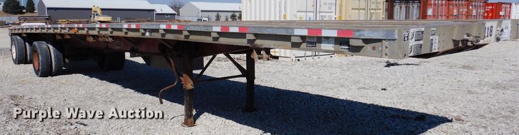 image for item DK5204 1999 Wilson  flatbed trailer