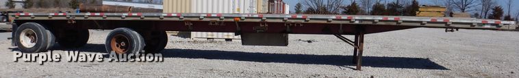 image for item DK5204 1999 Wilson  flatbed trailer