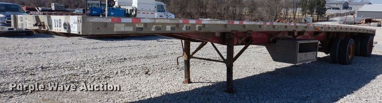 image for item DK5204 1999 Wilson  flatbed trailer