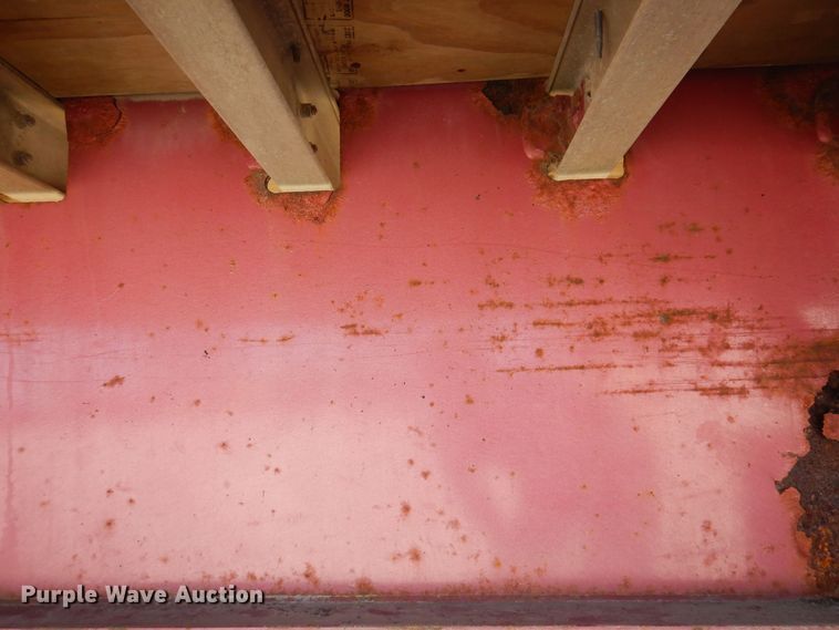 image for item DK5204 1999 Wilson  flatbed trailer