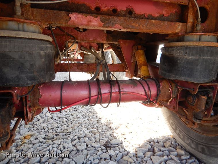 image for item DK5204 1999 Wilson  flatbed trailer