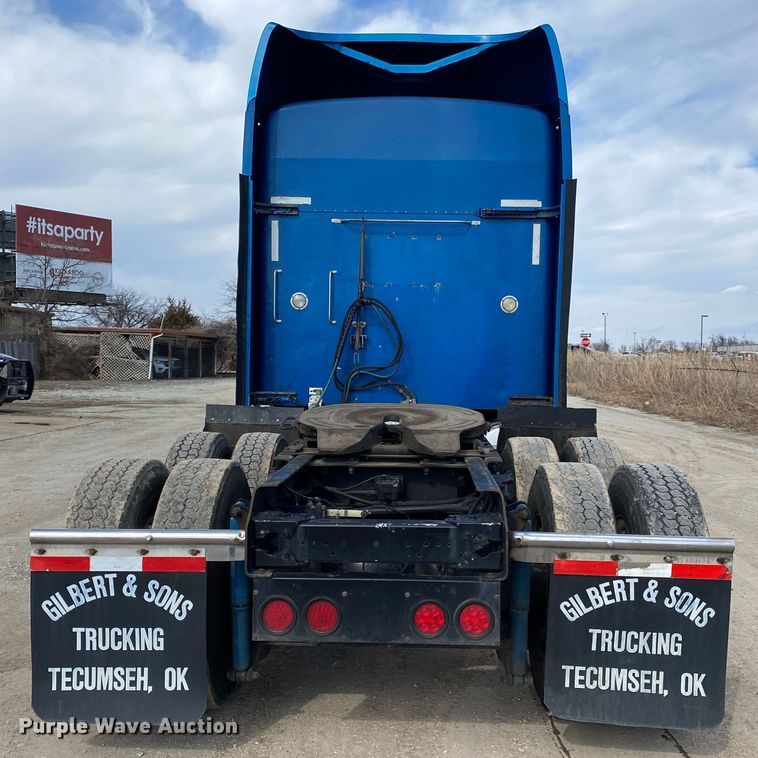image for item DL7010 2007 Kenworth T600  semi truck