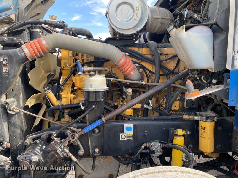 image for item DL7010 2007 Kenworth T600  semi truck