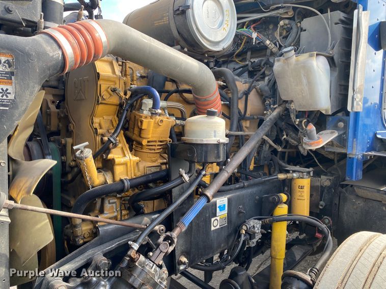 image for item DL7010 2007 Kenworth T600  semi truck