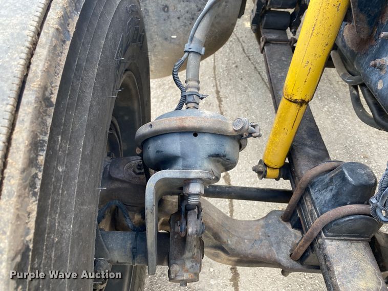 image for item DL7010 2007 Kenworth T600  semi truck