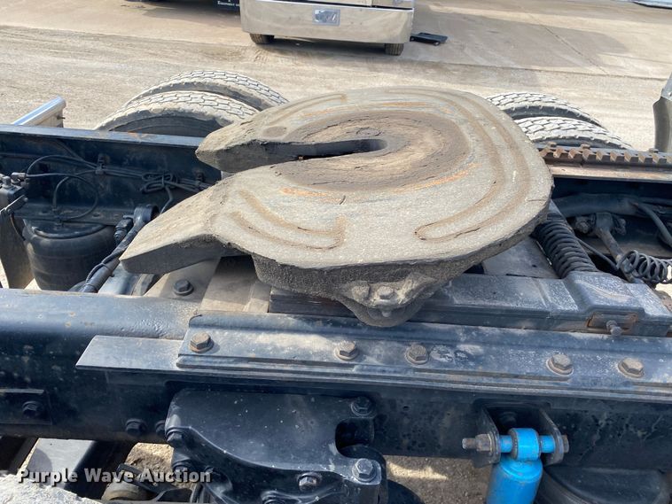 image for item DL7010 2007 Kenworth T600  semi truck