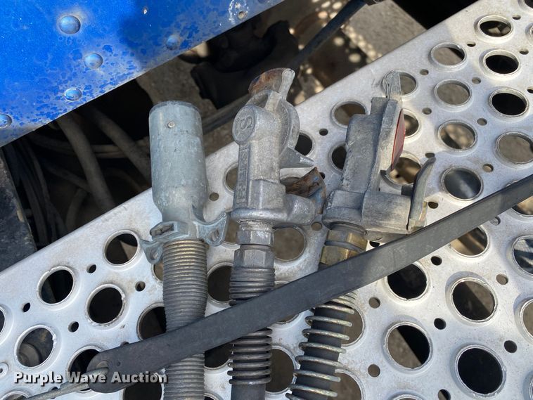 image for item DL7010 2007 Kenworth T600  semi truck