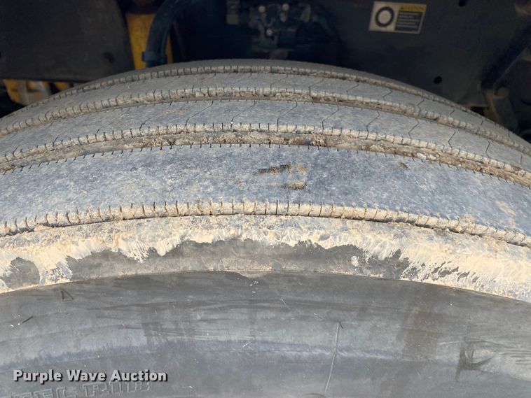 image for item DL7010 2007 Kenworth T600  semi truck