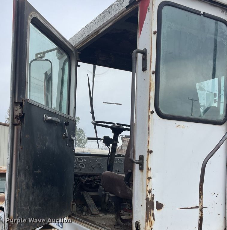 image for item DL7126 Capacity TJ4000  yard truck