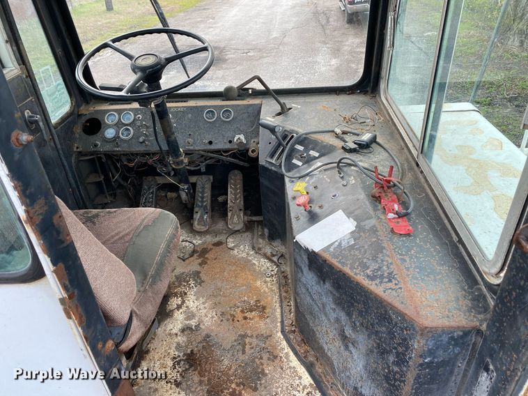 image for item DL7126 Capacity TJ4000  yard truck