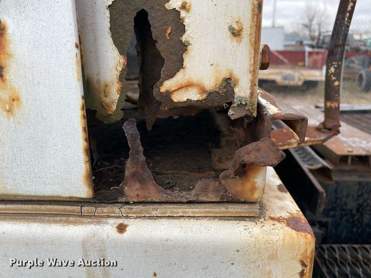 image for item DL7126 Capacity TJ4000  yard truck