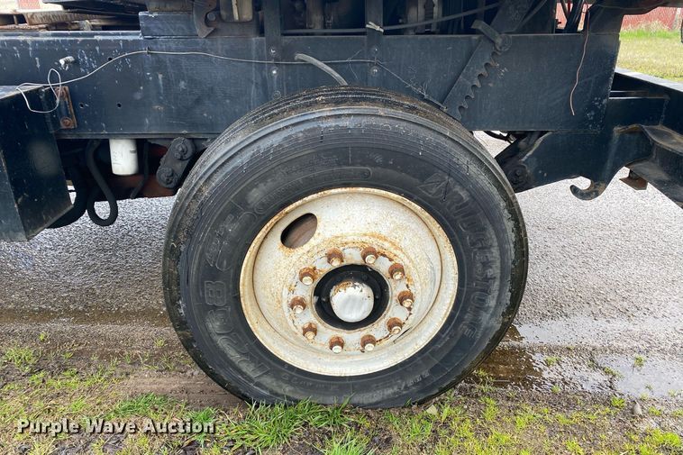 image for item DL7126 Capacity TJ4000  yard truck