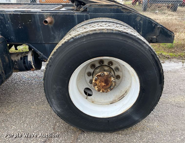 image for item DL7126 Capacity TJ4000  yard truck