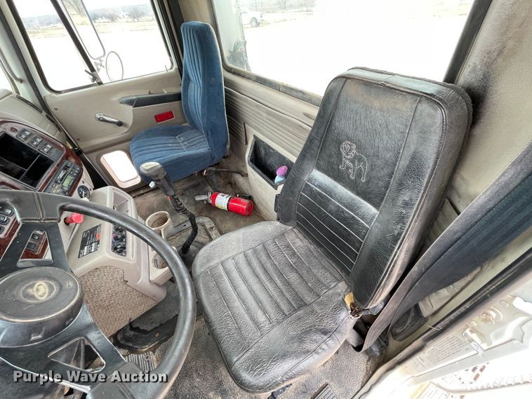 image for item DN4559 2001 Mack CH613  semi truck