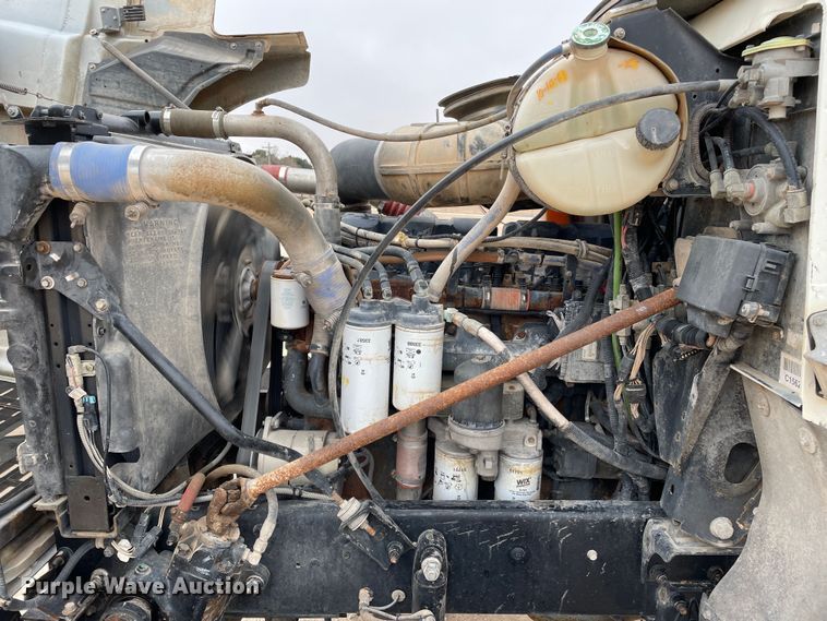 image for item DN4559 2001 Mack CH613  semi truck