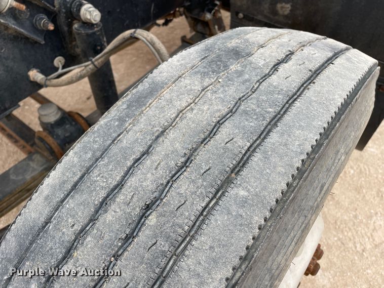 image for item DN4559 2001 Mack CH613  semi truck