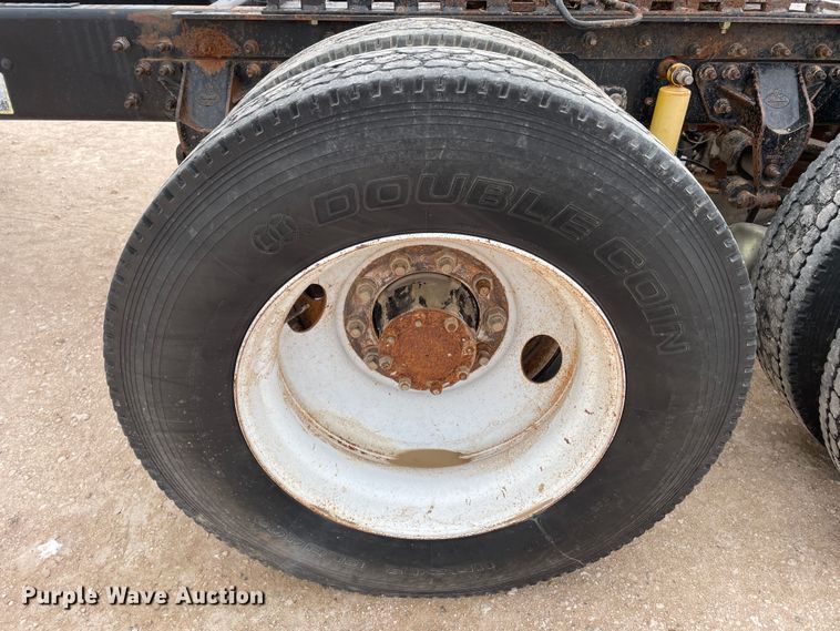 image for item DN4559 2001 Mack CH613  semi truck