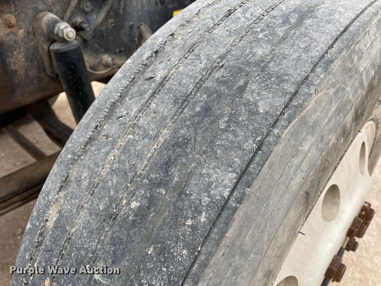 image for item DN4559 2001 Mack CH613  semi truck