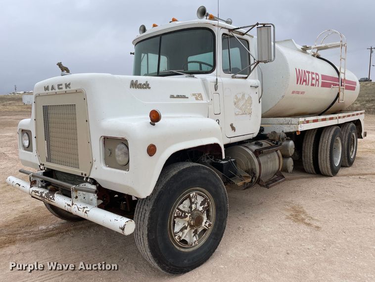 image for item DN4560 1977 Mack RL685LS  water truck
