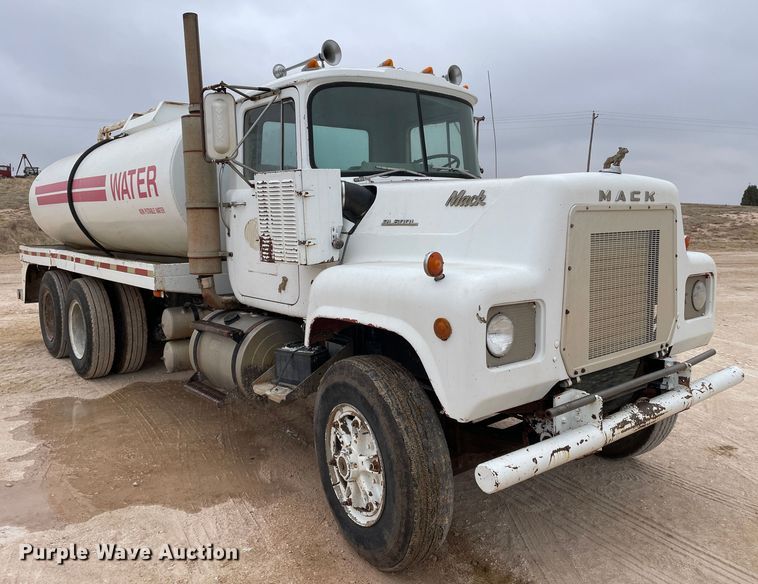image for item DN4560 1977 Mack RL685LS  water truck
