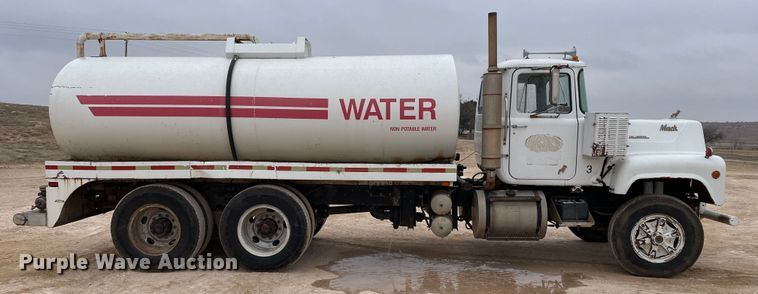 image for item DN4560 1977 Mack RL685LS  water truck