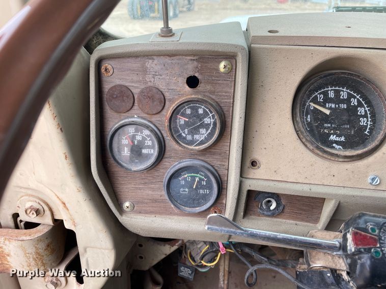 image for item DN4560 1977 Mack RL685LS  water truck