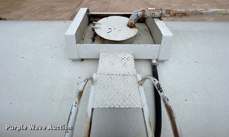 image for item DN4560 1977 Mack RL685LS  water truck