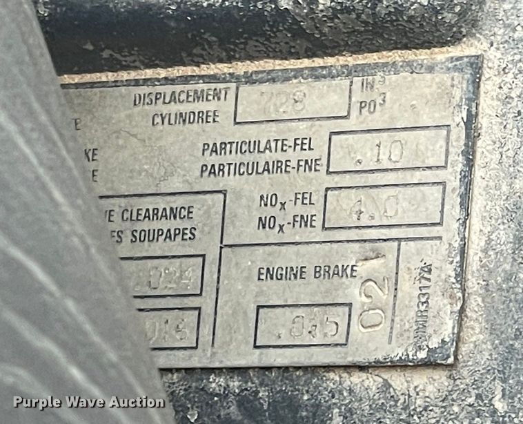 image for item DN4561 2001 Mack CH613  semi truck