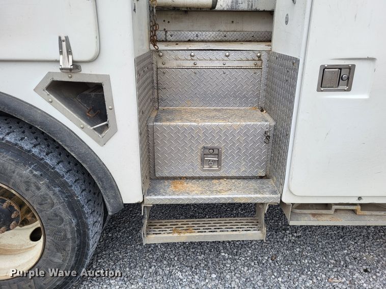 image for item DO3616 2010 Freightliner Business Class M2  bucket truck