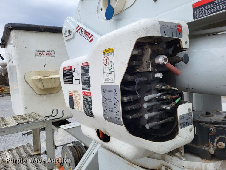 image for item DO3616 2010 Freightliner Business Class M2  bucket truck