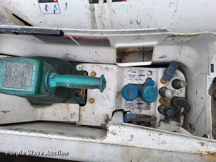 image for item DO3616 2010 Freightliner Business Class M2  bucket truck