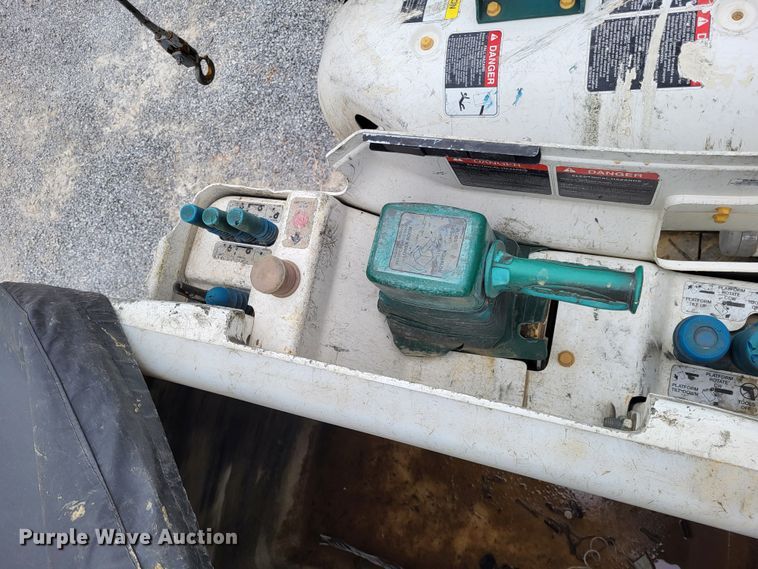 image for item DO3616 2010 Freightliner Business Class M2  bucket truck